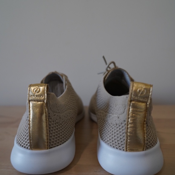 Women's COLE HAAN 2.ZERØGRAND Stitchlite™ Wingtip Oxfords Size 6.5 - Picture 4 of 5